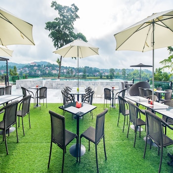 chiangkhong teak garden riverfront onsen hotel