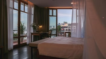 amanjaya pancam suites hotel