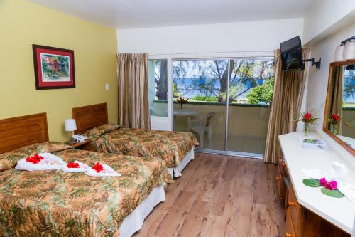 Crown Point Beach Hotel,,3 star
