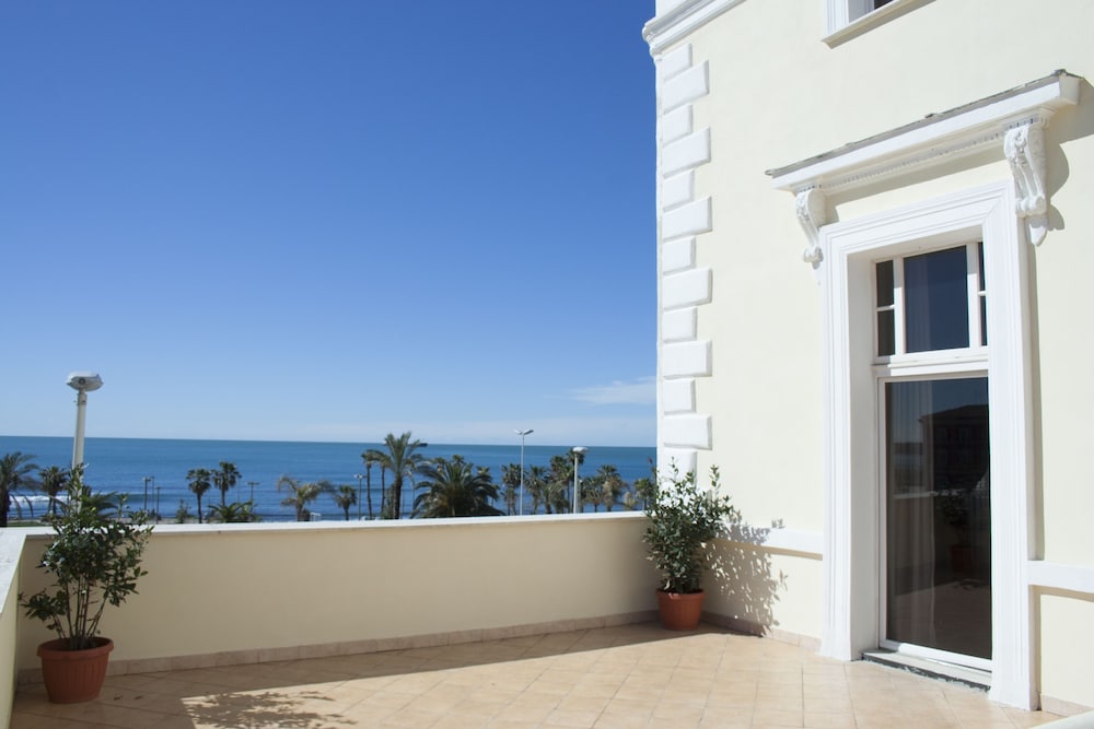 Hotel De La Ville,Lazio>>Civitavecchia,4 star