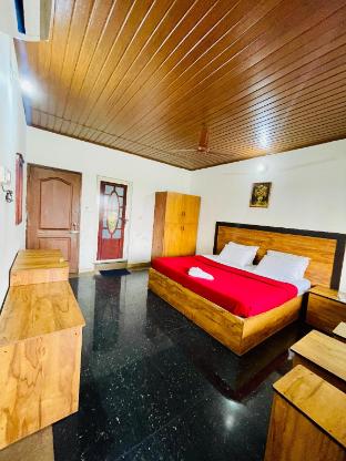 oval retreat palace
