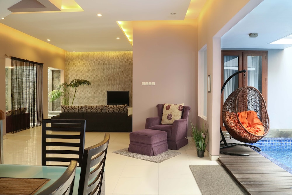 rumah teteh plemburan