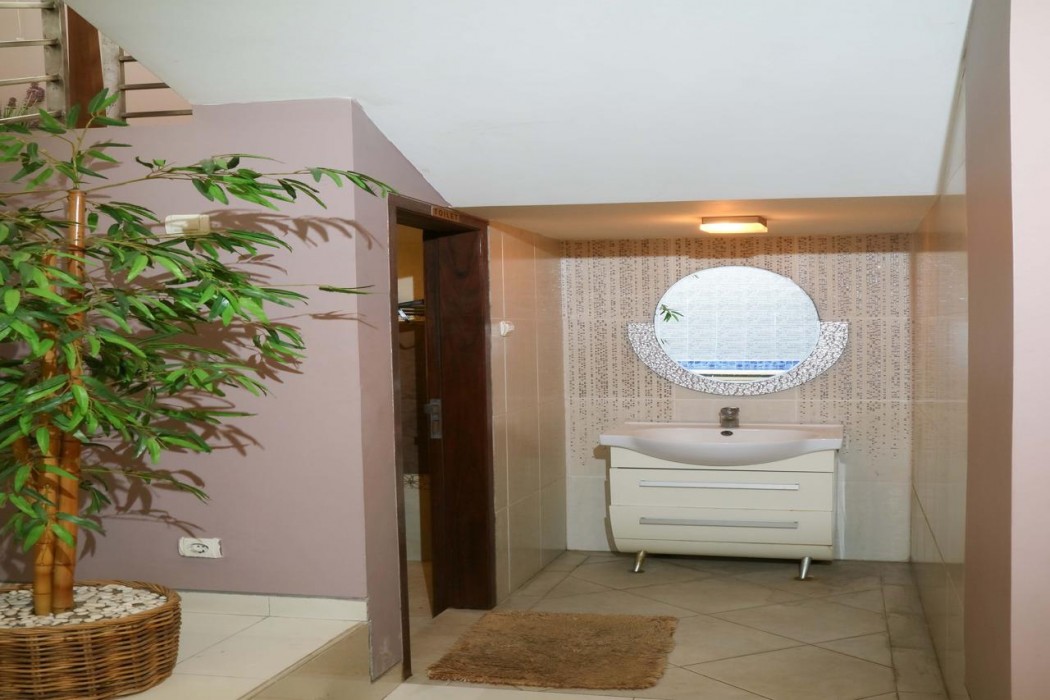 rumah teteh plemburan