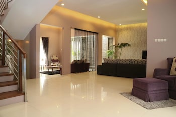 rumah teteh plemburan