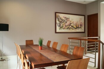 rumah teteh plemburan