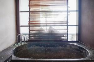 queen rose villa and spa