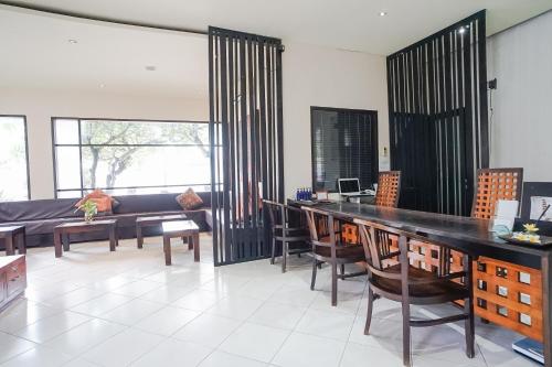 queen rose villa and spa