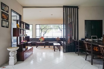 queen rose villa and spa