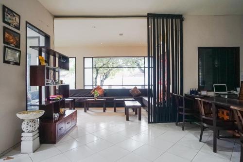 queen rose villa and spa