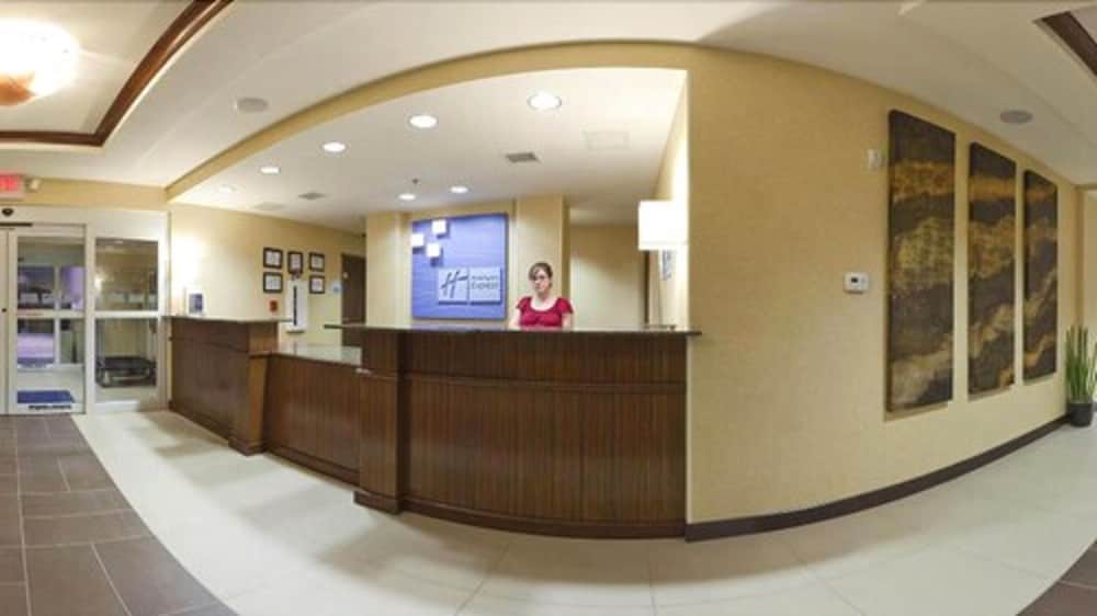 holiday inn express hotel and suites lamar by ihg