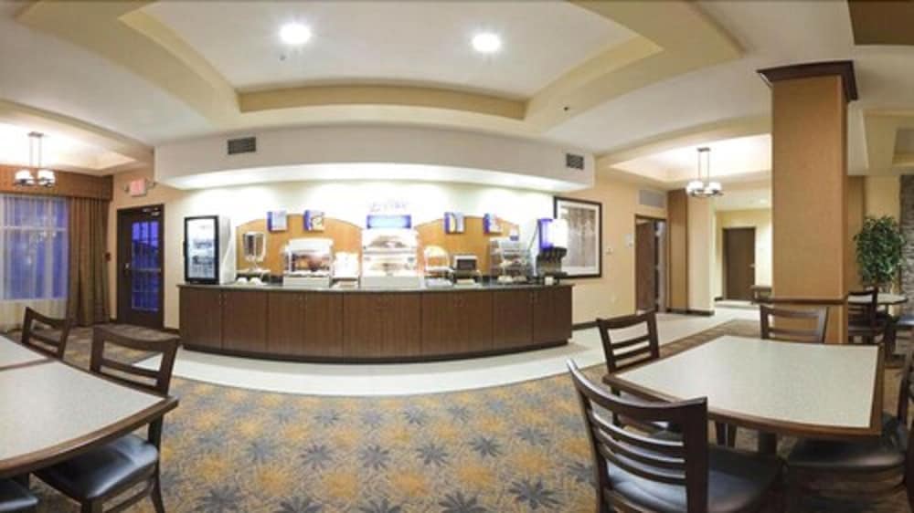 holiday inn express hotel and suites lamar by ihg