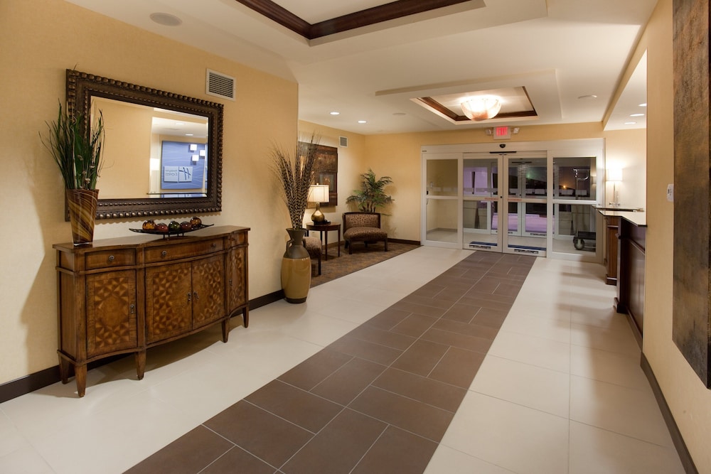 holiday inn express hotel and suites lamar by ihg