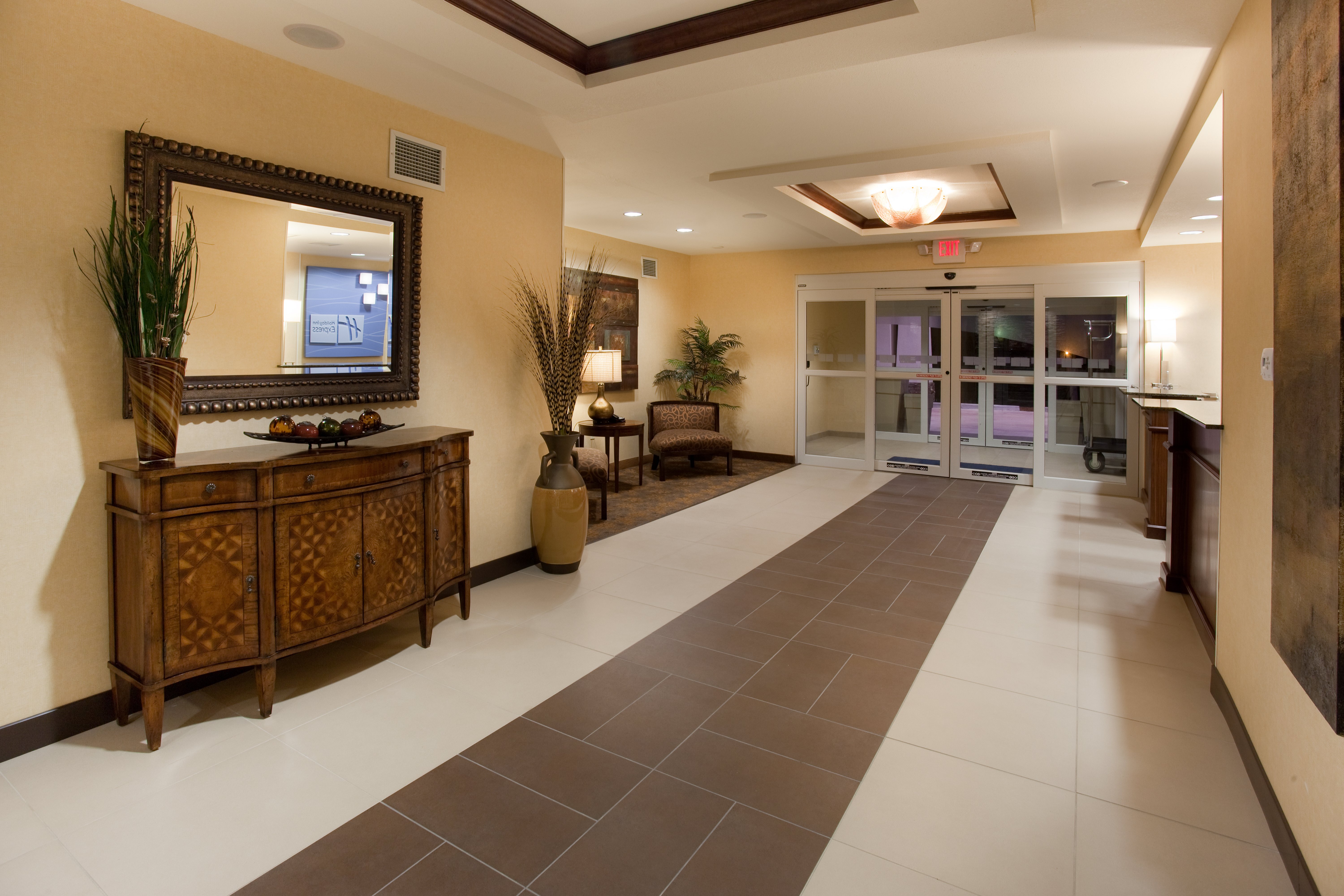 holiday inn express hotel and suites lamar by ihg