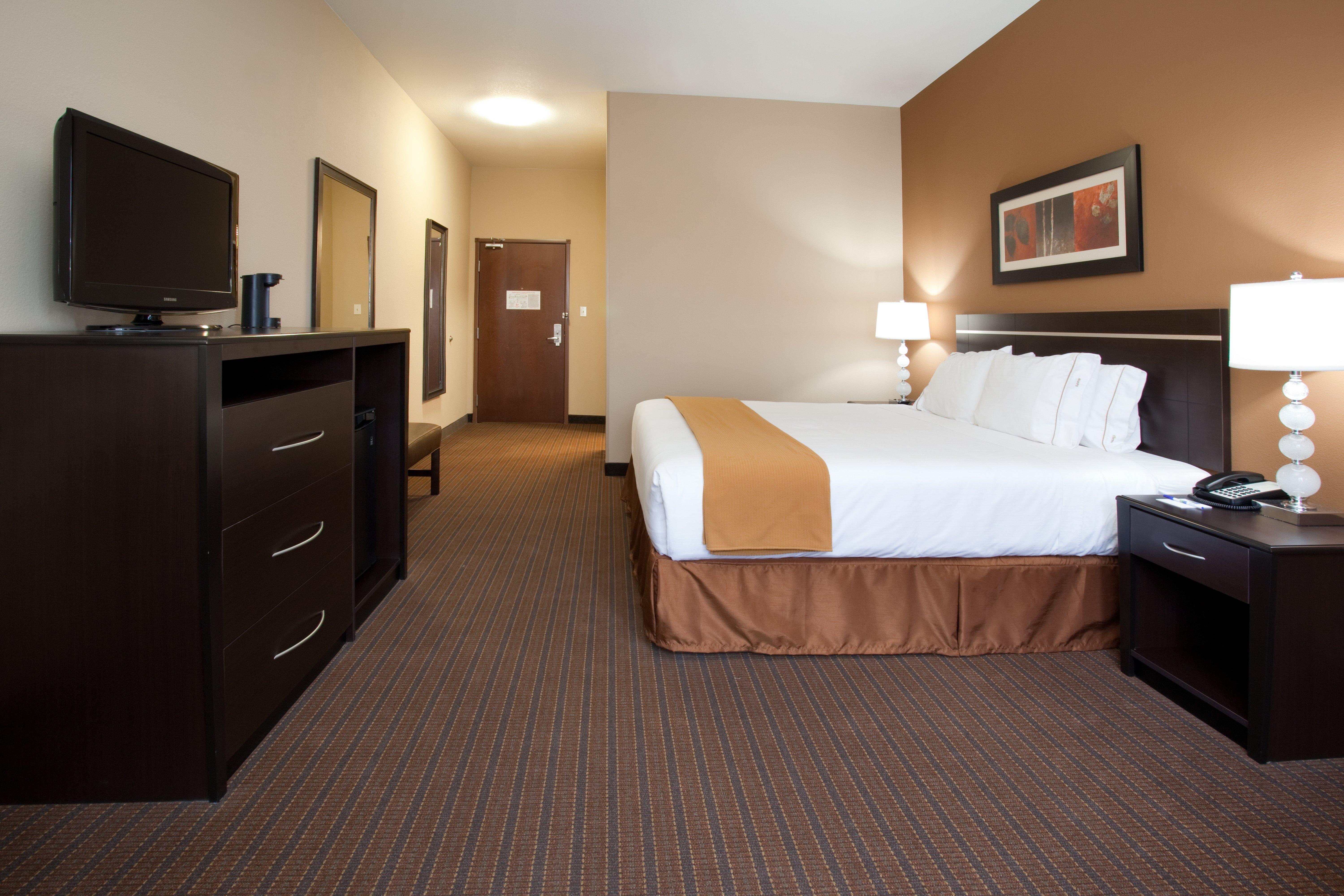 holiday inn express hotel and suites lamar by ihg