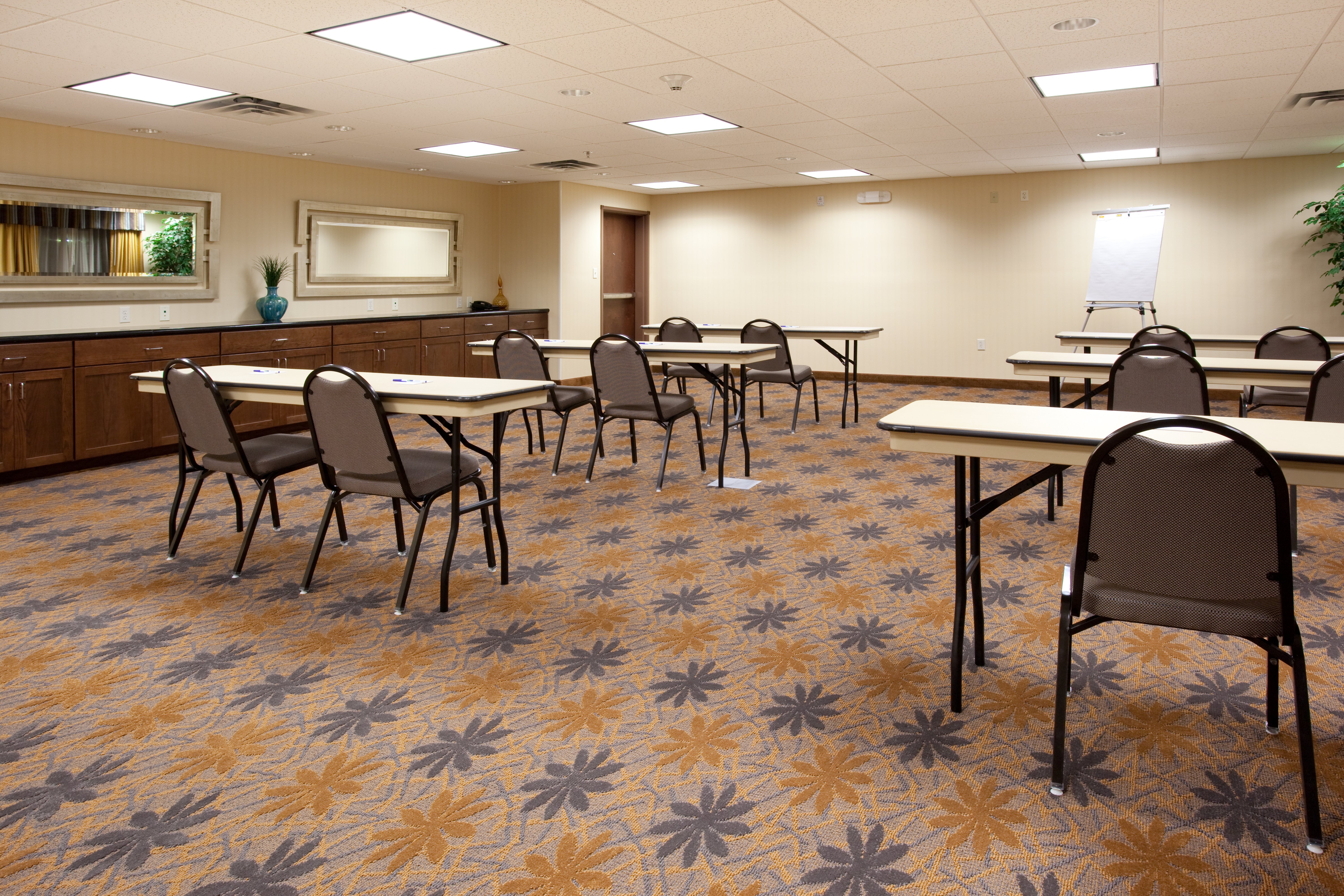 holiday inn express hotel and suites lamar by ihg