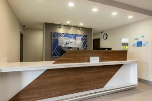 holiday inn express hotel and suites lamar by ihg