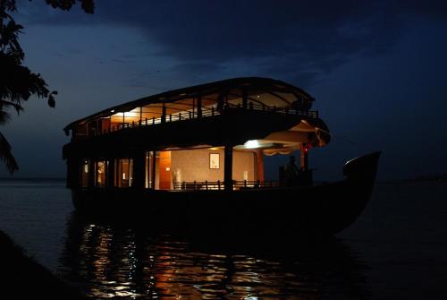 spice routes luxury cruise