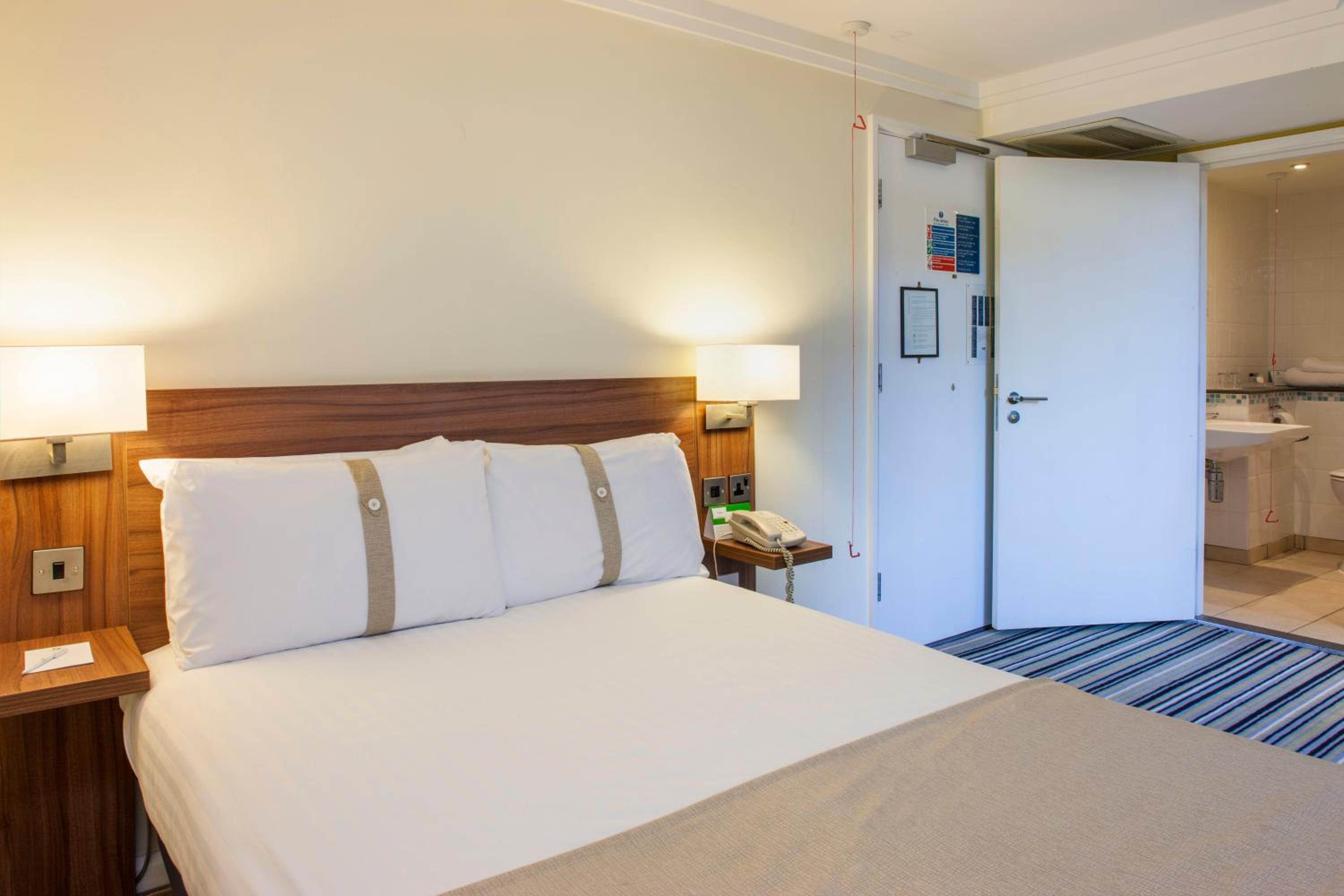 holiday inn lancaster by ihg