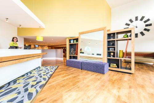 holiday inn lancaster by ihg