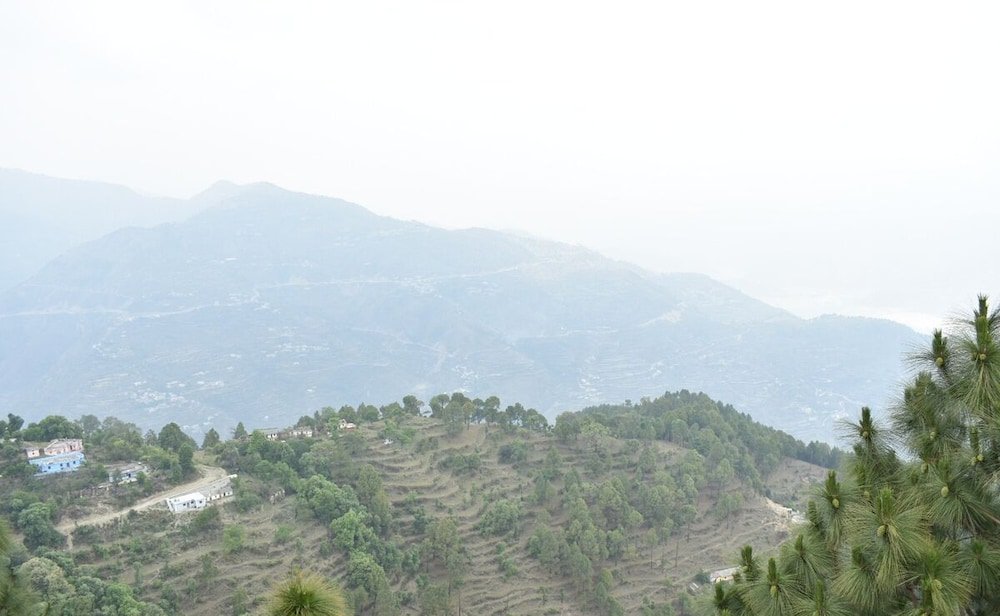 Great View Hotel And Restaurant,Tehri>>Mussoorie,2 star
