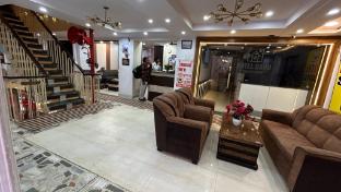 hotel sahu near kashi vishwanath temple gate