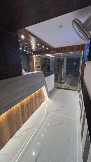 hotel sahu near kashi vishwanath temple gate