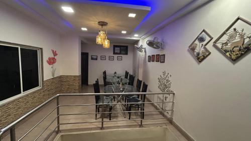 hotel sahu near kashi vishwanath temple gate