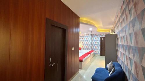 hotel sahu near kashi vishwanath temple gate