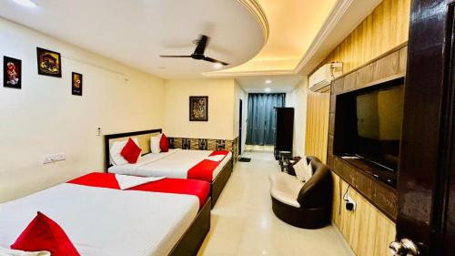 hotel sahu near kashi vishwanath temple gate