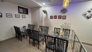 hotel sahu near kashi vishwanath temple gate