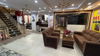 hotel sahu near kashi vishwanath temple gate