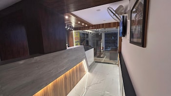 hotel sahu near kashi vishwanath temple gate