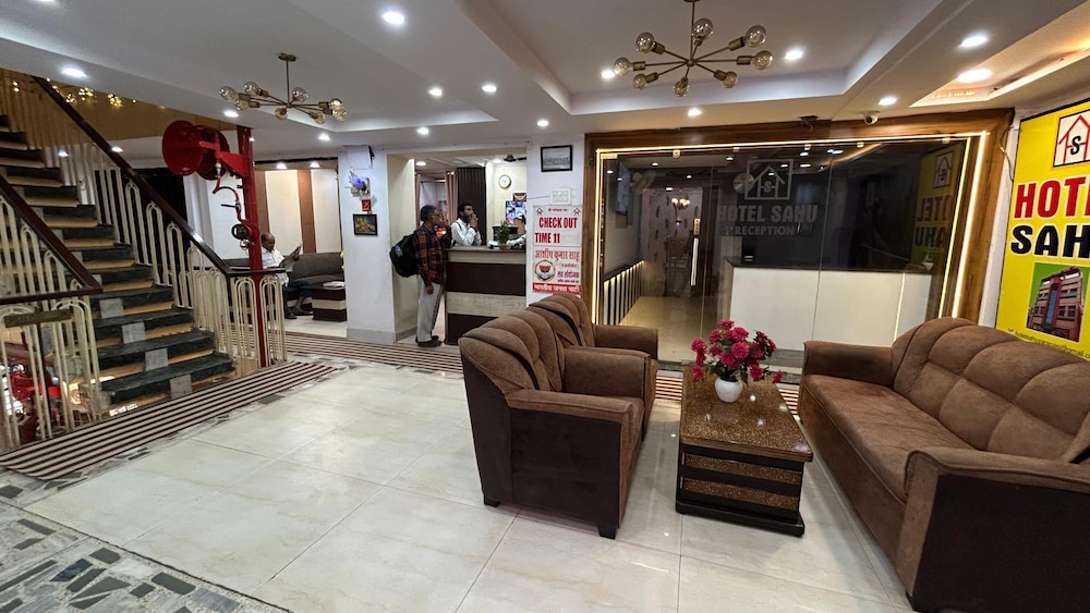 hotel sahu near kashi vishwanath temple gate