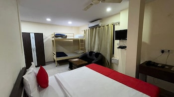 hotel sahu near kashi vishwanath temple gate