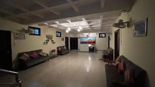 hotel sahu near kashi vishwanath temple gate