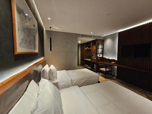 hotel barahi kathmandu