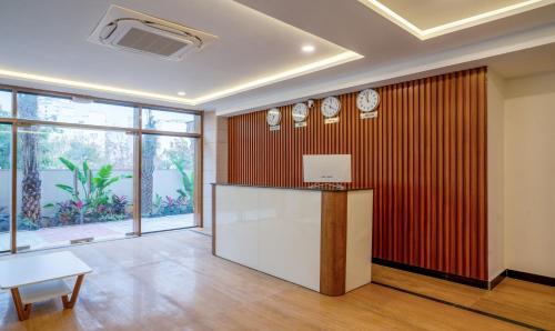 treebo purva crest gachibowli dlf