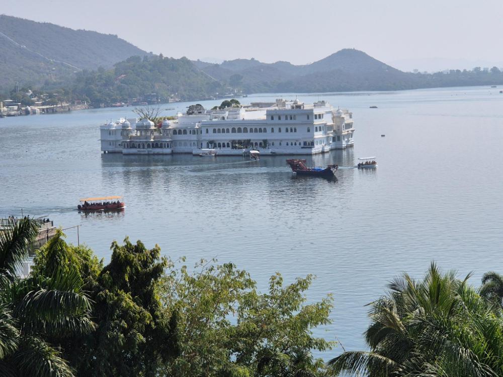 hotel lake star bistro