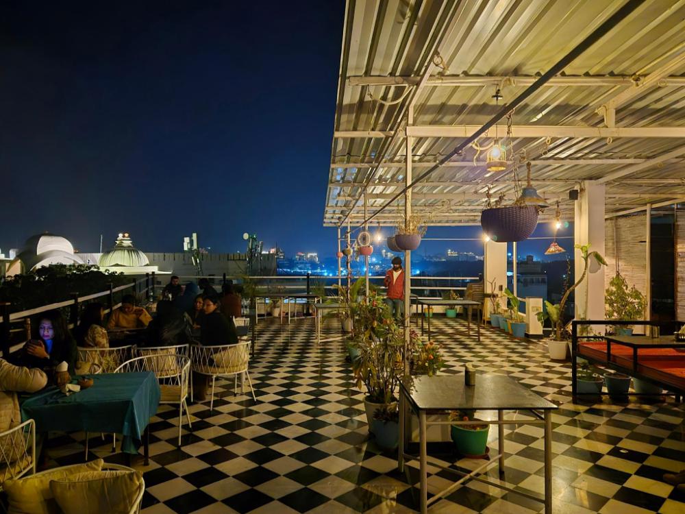 hotel lake star bistro