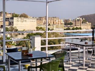 hotel lake star bistro