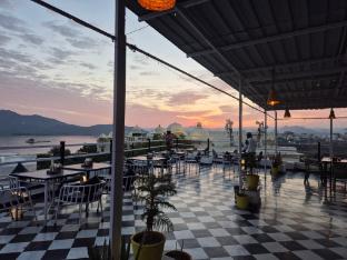 hotel lake star bistro