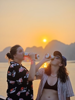 booze party cruise