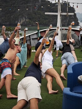 booze party cruise