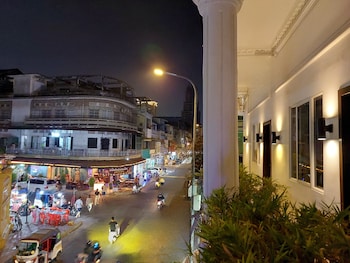 sun chakra boutique hotel