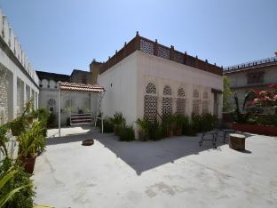 rawla mrignayani palace