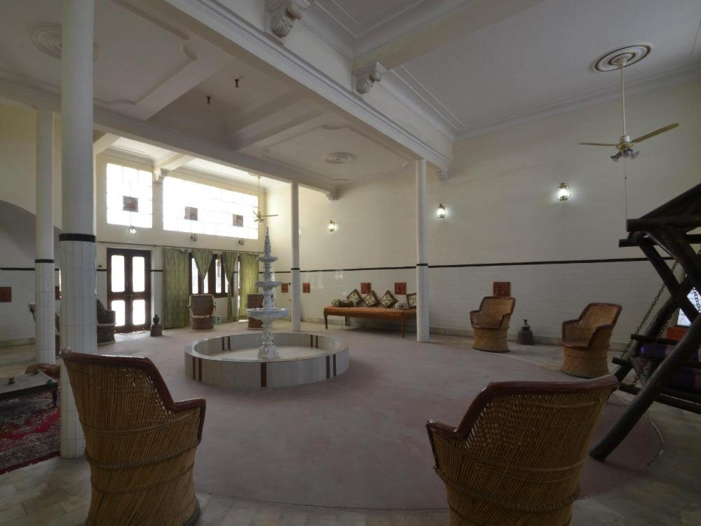 rawla mrignayani palace