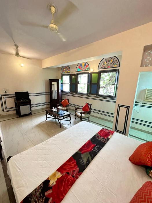 rawla mrignayani palace