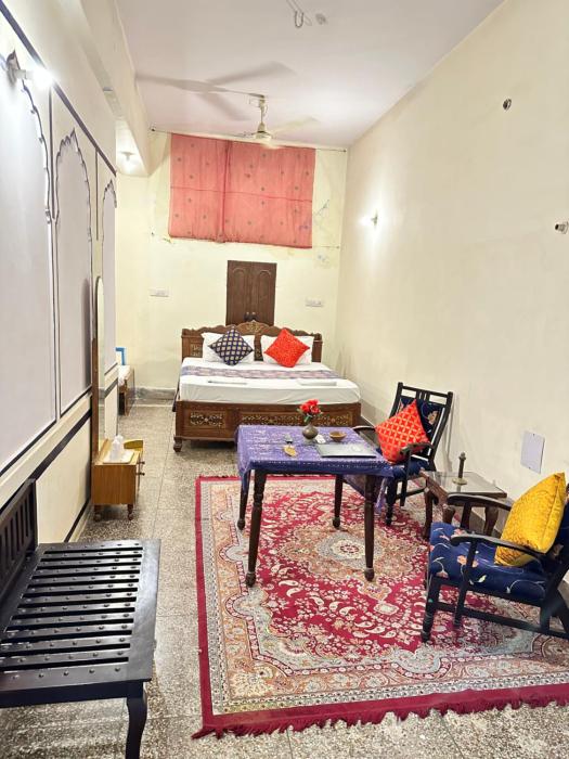 rawla mrignayani palace