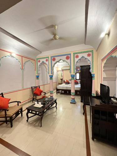 rawla mrignayani palace