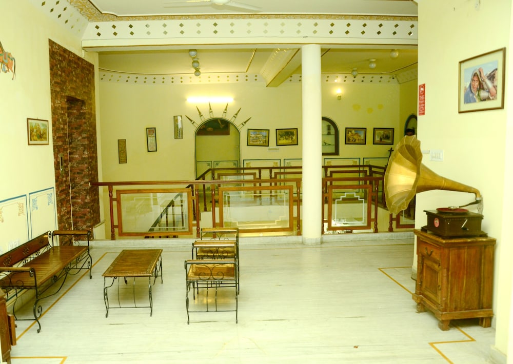 hotel radoli house